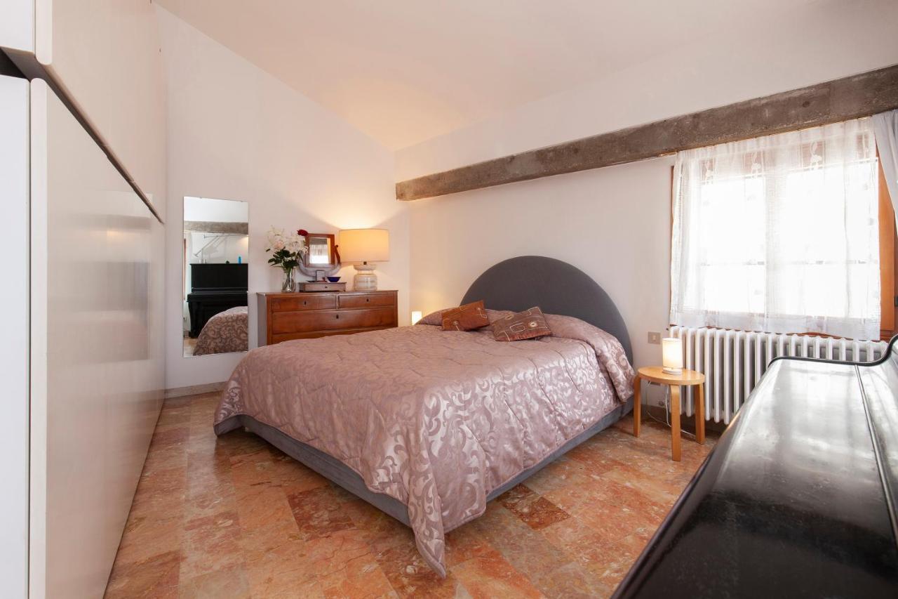 Altana Rialto Apartment เวนิส ภายนอก รูปภาพ